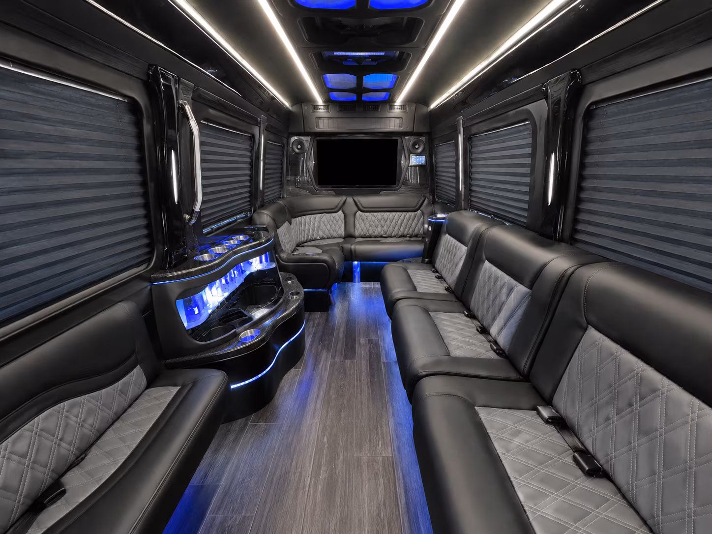 westoncharterbuscompany com makes it possible to run airport transfers for your weston team without the hassle